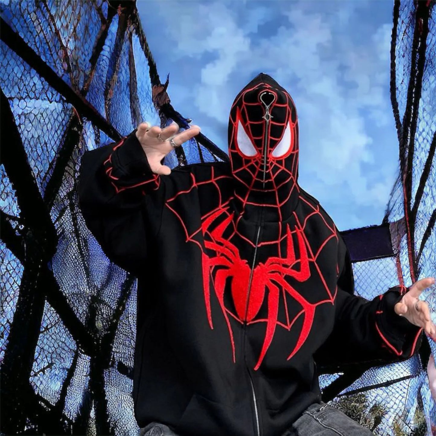 Black Spiderman Hoodie ⭐⭐⭐⭐ (4.5/5)